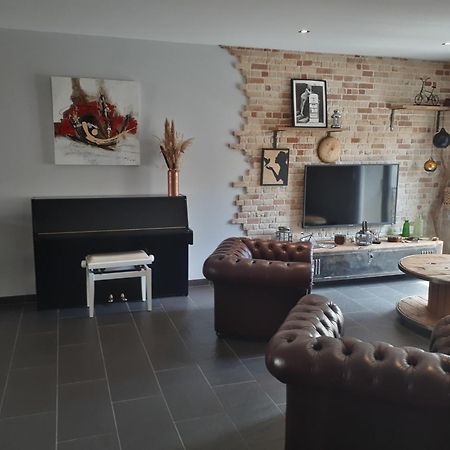 Maison De Village Avec Sa Charmante Petite Cour Interieure フルーリー エクステリア 写真
