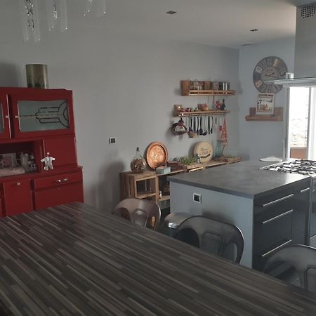 Maison De Village Avec Sa Charmante Petite Cour Interieure フルーリー エクステリア 写真